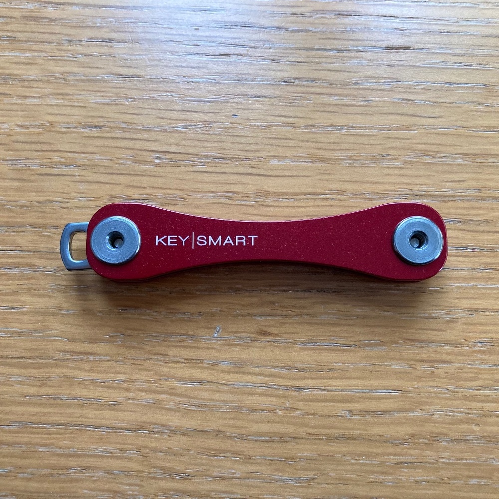 Keysmart keychain in red